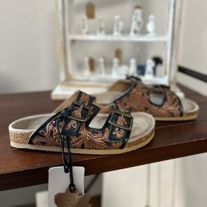 💕Resort Spring Myra Bag Handmade Tooled Genuine Leather Feather Sandal Brown 6